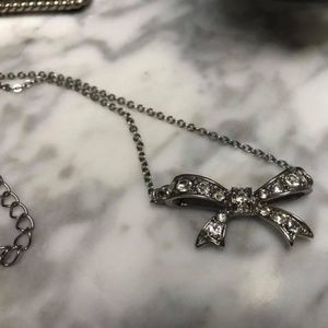 EUC - Adjustable Rhinestone Necklace